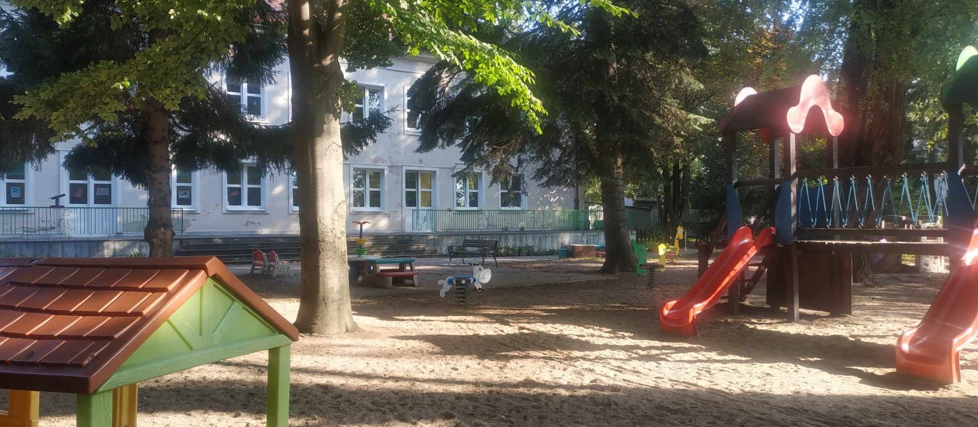 Warszawa likwiduje miejsca dla przedszkolaków. Co jest tego przyczyną?