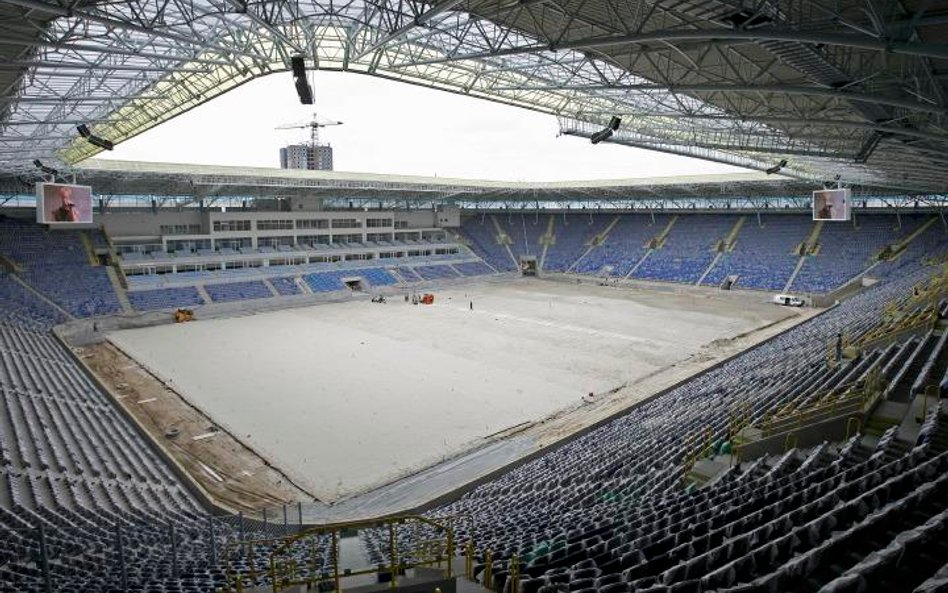 Stadion w Dniepropietrowsku mieści 31 tys. osób - tu w czasie budowy