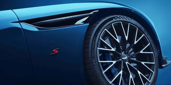 Najpotężniejszy model Astona Martina. DB12 z wiele znaczącą literką S