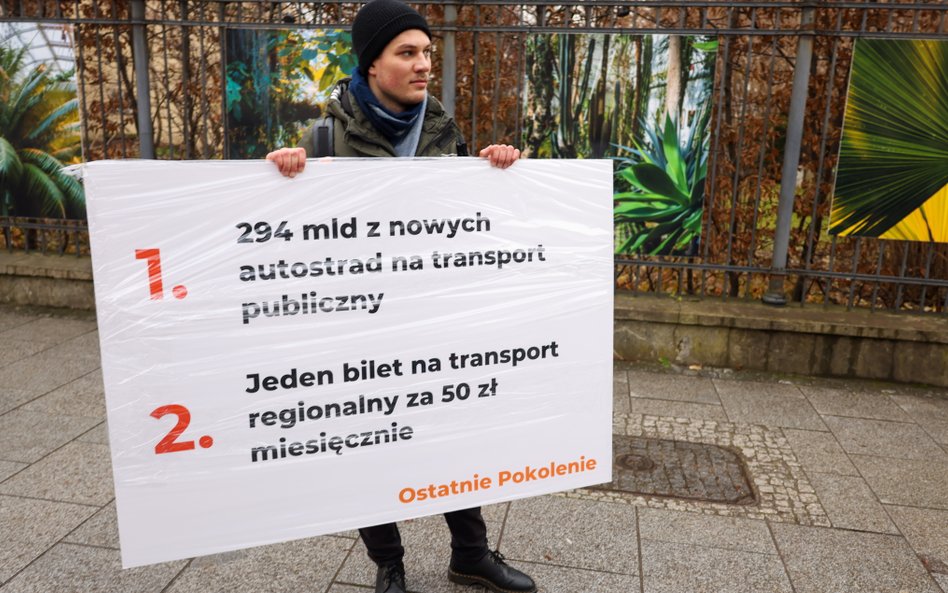 Ostatnie Pokolenie domaga się m.in. większych pieniędzy na transport publiczny