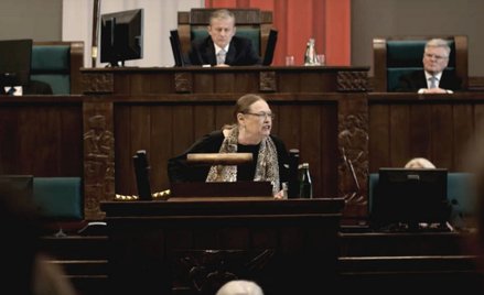 Iwona Bielska jako Krystyna Pawłowicz w "Polityce" Patryka Vegi