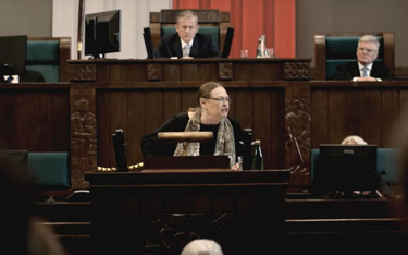 Iwona Bielska jako Krystyna Pawłowicz w "Polityce" Patryka Vegi