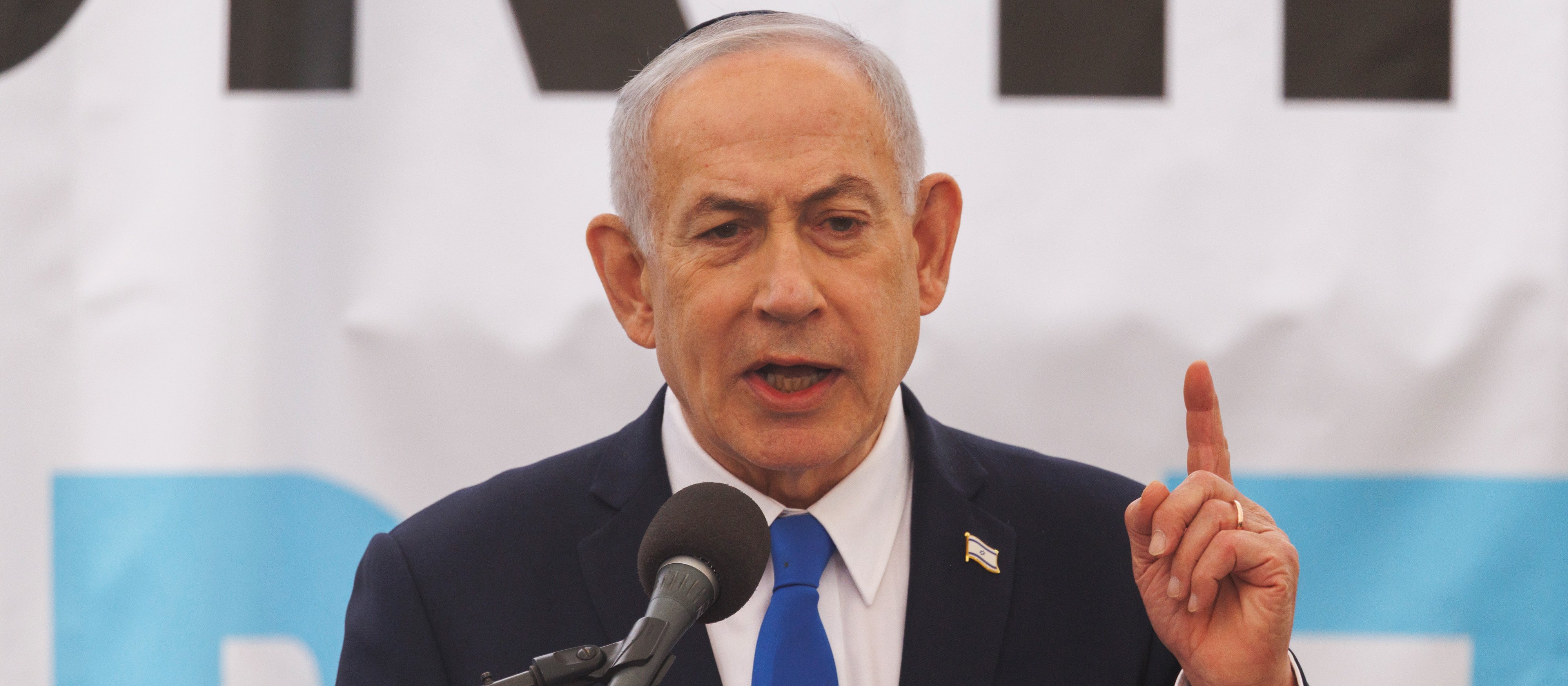 Ostra gra jak na razie opłaca się Izraelowi