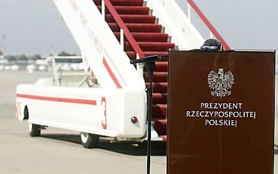 Prezydent do Brukseli poleciał czarterem