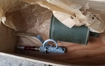 Taki granat znalazła w swoim kredensie mieszkanka Tarnowa.