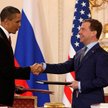 Prezydenci Barack Obama i Dmitrij Miedwiediew podpisują traktat START w Pradze 8 kwietnia 2010