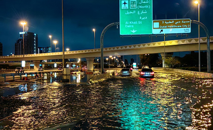 W Dubaju w mniej niż 24 godziny odnotowano najwięcej opadów od 1949 roku, kiedy zaczęto prowadzić po