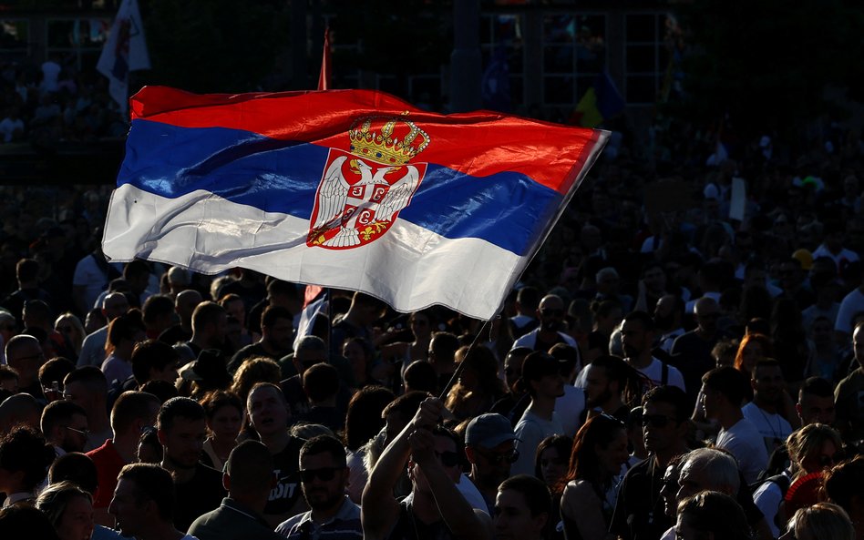 Protesty w Serbii: Prezydent Vučić traci kraj