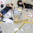 Hongkong 12 sierpnia. Protestujący na lotnisku międzynarodowym