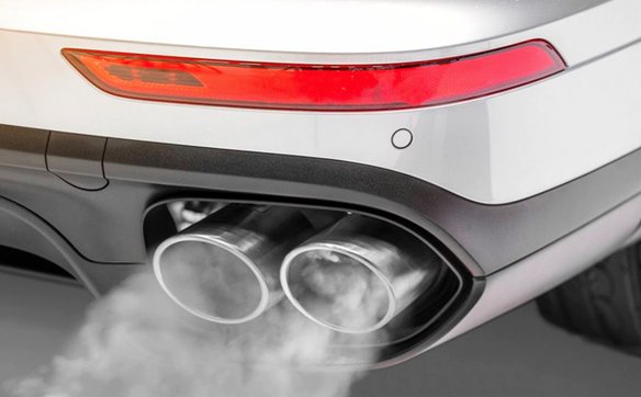 Może się to wydawać atrakcyjne, aby ryknąć i pochwalić się swoim samochodem przed taką widownią: ład