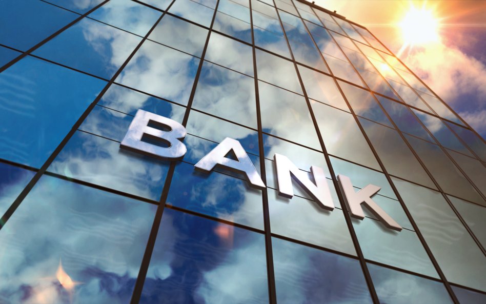 Czy wyższy CIT i spadek stóp zatopią zyski banków? Prognozy na 2026 rok