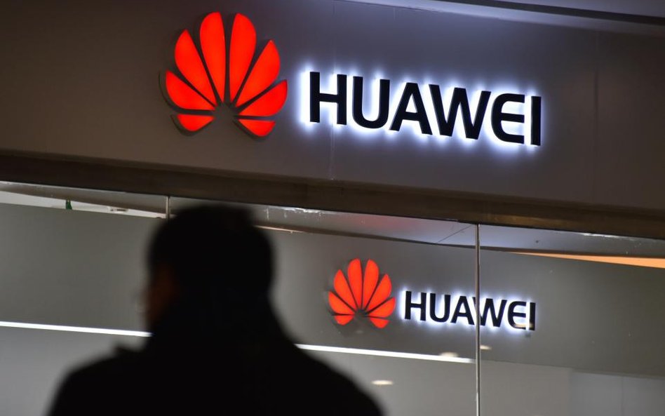 The Guardian: USA straszą Huawei