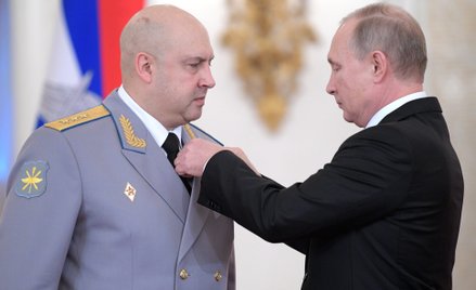 Generał Sergiej Surowikin otrzymał odznaczenie z rąk Władimira Putina