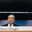 Gołębi przekaz szefa EBC Mario Draghiego przyczynił się w czwartek do lekkiego osłabienia euro. Wcze