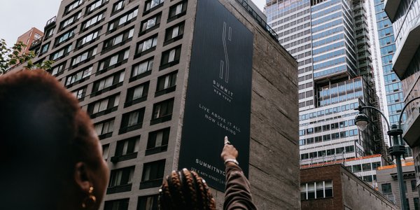 Former Pfizer HQ on East 42nd St in New York Threatens to Collapse
