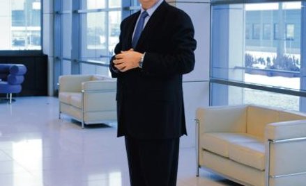 Janusz Filipiak, prezes i największy akcjonariusz Comarchu, mówi, że firma szuka podmiotów do przeję