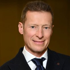 Dariusz Korecki, wiceprezes Synektika