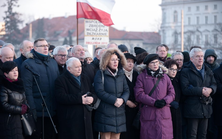 Prezes PiS Jarosław Kaczyński, europosłanka Jadwiga Wiśniewska oraz posłanka PiS Małgorzata Gosiewsk