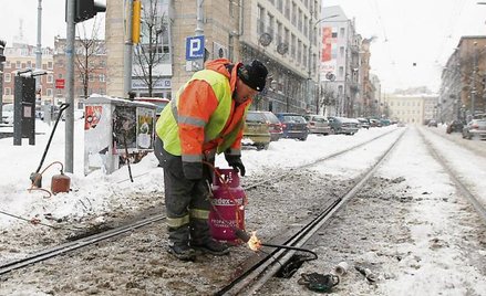 Ponad 20 tys. ton soli i 70 solarek przygotował do walki z zimą poznański oddział GDDKiA.