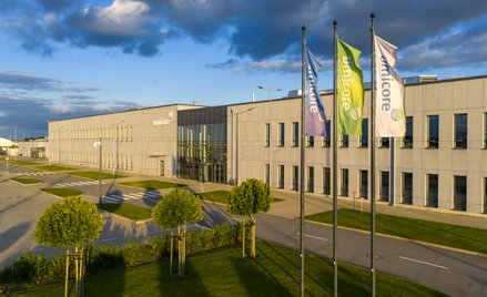 Od recyklingu po baterie solid-state. Umicore napędza rozwój elektromobilności