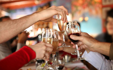 Wydatki na alkohol dla klientów - czy można wrzucić w podatkowe koszty