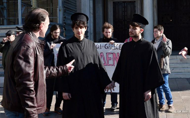 Dziś przed parlamentem w Atenach. Aktywiści gejowscy przebrani za prawosławnych duchownych