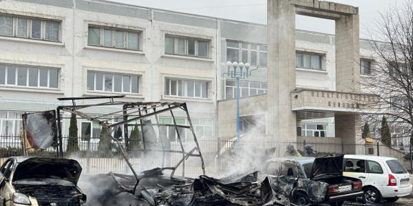 Ukraińskie drony atakują podczas wyborów prezydenckich. Płonie rafineria ropy
