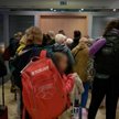 Polacy ewakuowani z Izraela na wojskowym lotnisku Warszawa-Okęcie