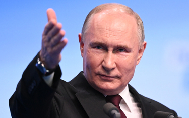 Według CKW, po przeliczeniu danych z 99,89 proc. protokołów z komisji wyborczych, Władimir Putin ma 