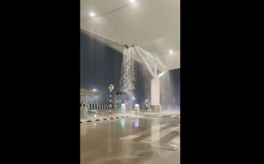 Na terminalu lotniska New Delhi zawalił się fragment zadaszenia