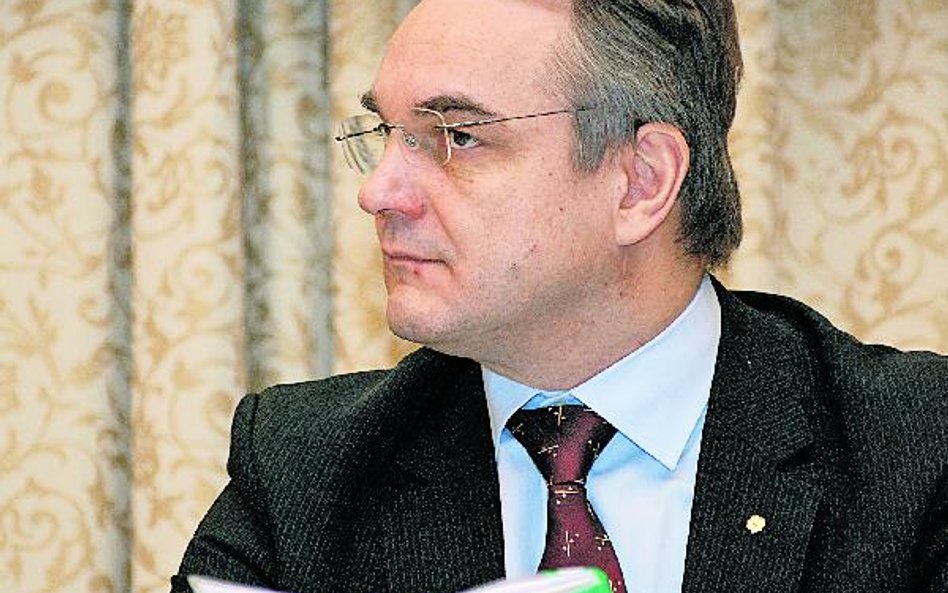 Pierwszym politykiem, który stwierdził, że sprawę opcji trzeba załatwić ustawowo, był wicepremier Wa