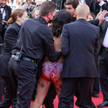 Nagi protest na czerwonym dywanie w Cannes