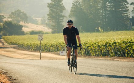 Mikael Ottosson. Zaczął jeździć na rowerze dlatego, by trenować nogi, nie obarczając nadmiernie kola