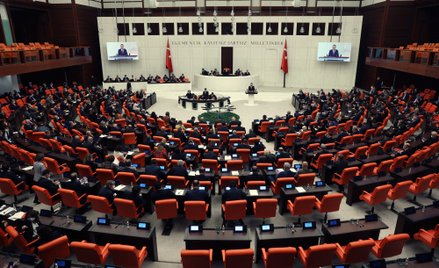 Bójka w parlamencie Turcji podczas debaty o budżecie