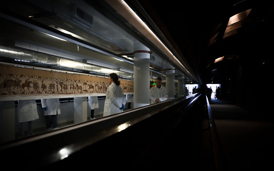 Francuski zabytek wyceniony na oszałamiającą sumę. Tkanina z Bayeux jedzie do Londynu