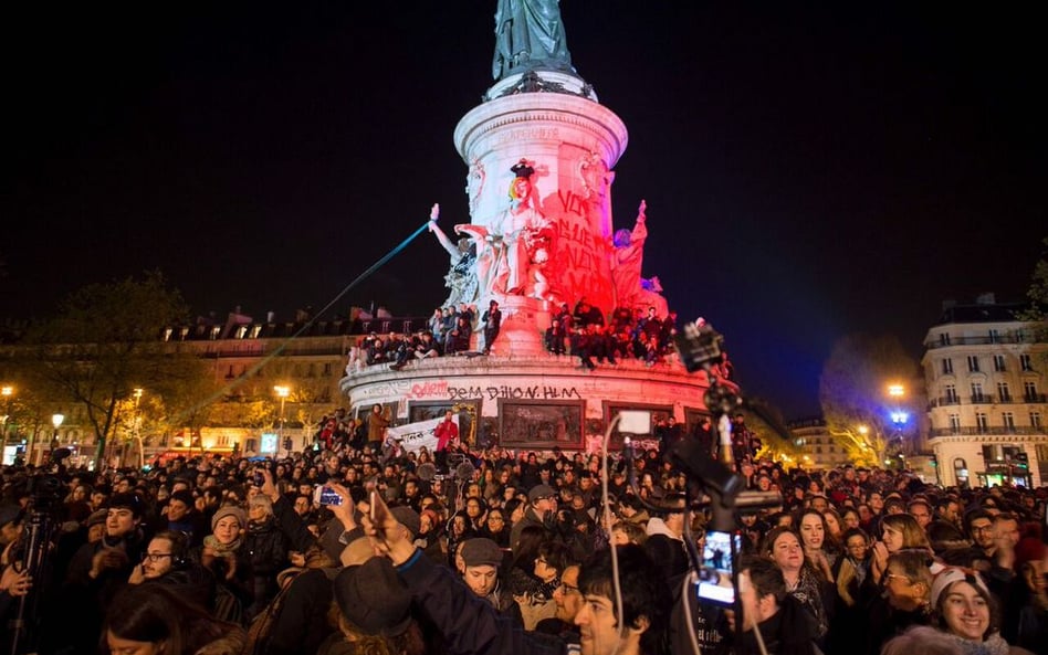 Paryż, plac Republiki. Demonstrują zwolennicy utrzymania przywilejów socjalnych (zdjęcie z 30 kwietn