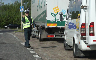 Inspekcja Transportu Drogowego waży ciężarówki z naruszeniem prawa
