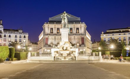 Przerwano operę. Widzowie oburzeni brakiem dystansu społecznego