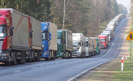 Na polsko-białoruskim przejściu w Bobrownikach ciężarówki czekają na odprawę nawet 19 godzin