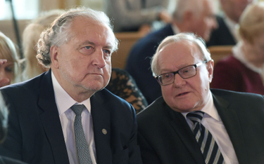 Były prezes Trybunału Konstytucyjnego Andrzej Rzepliński (L) oraz były wiceprezes TK Stanisław Biern