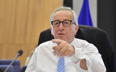 Jean-Claude Juncker tłumaczy, że to nie alkohol. "Miałem skurcz w nodze"