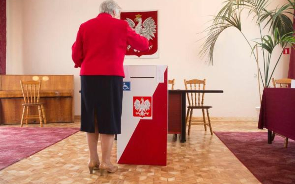 Skok PiS, który nic nie zmieni