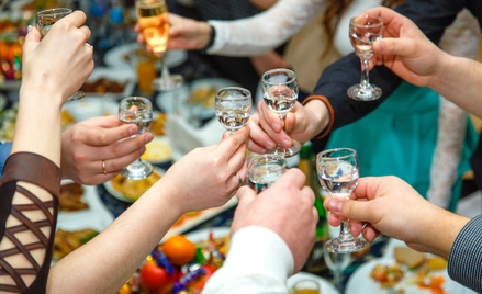 AFP korzysta z otwarcia MPW, żeby przyjrzeć się spożyciu alkoholu Polaków