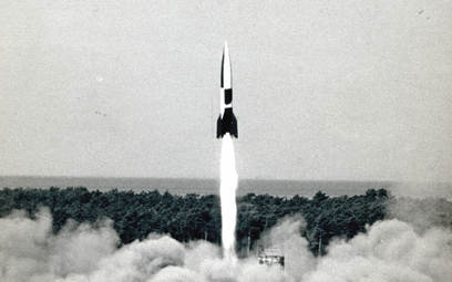Start rakiety V-2 z ośrodka badawczego w Peenemünde. Niemcy, 1944 r.