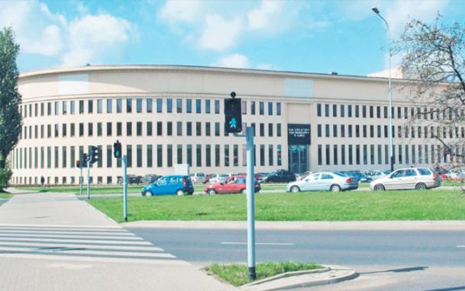 Średni czas trwania postępowania w sądach apelacji łódzkiej w 2016 roku wyniósł 4,7 miesiąca