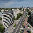 Dziewięciopiętrowy biurowiec Metron przy al. Niepodległości, niedaleko stacji metra, oferuje ponad 9
