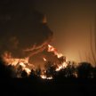 Słup dymu nad płonącym składem ropy pod Kijowem
