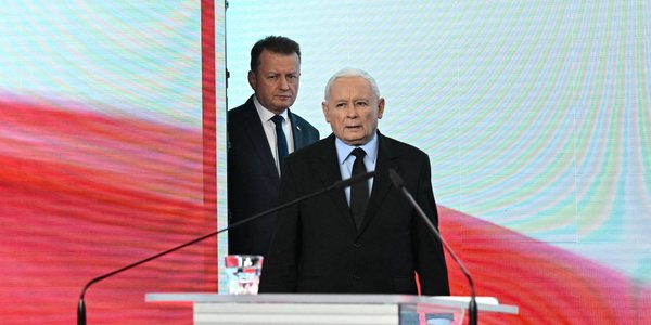 Oskarżony promotor bokserski bywał w Sejmie. Fotografował się z politykami PiS