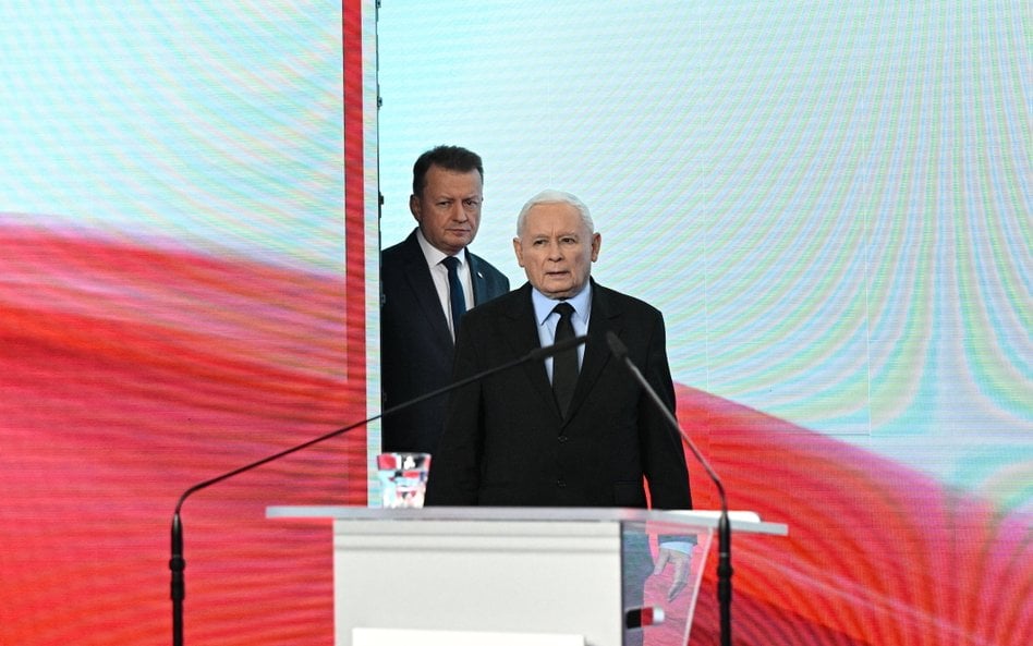 Jerzy M. fotografował się w Sejmie m.in. z Jarosławem Kaczyńskim i Mariuszem Błaszczakiem