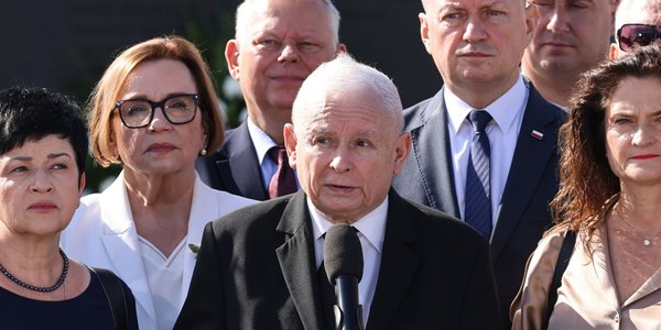 Kaczyński na miesięcznicy smoleńskiej: przyjdzie dzień ukarania winnych